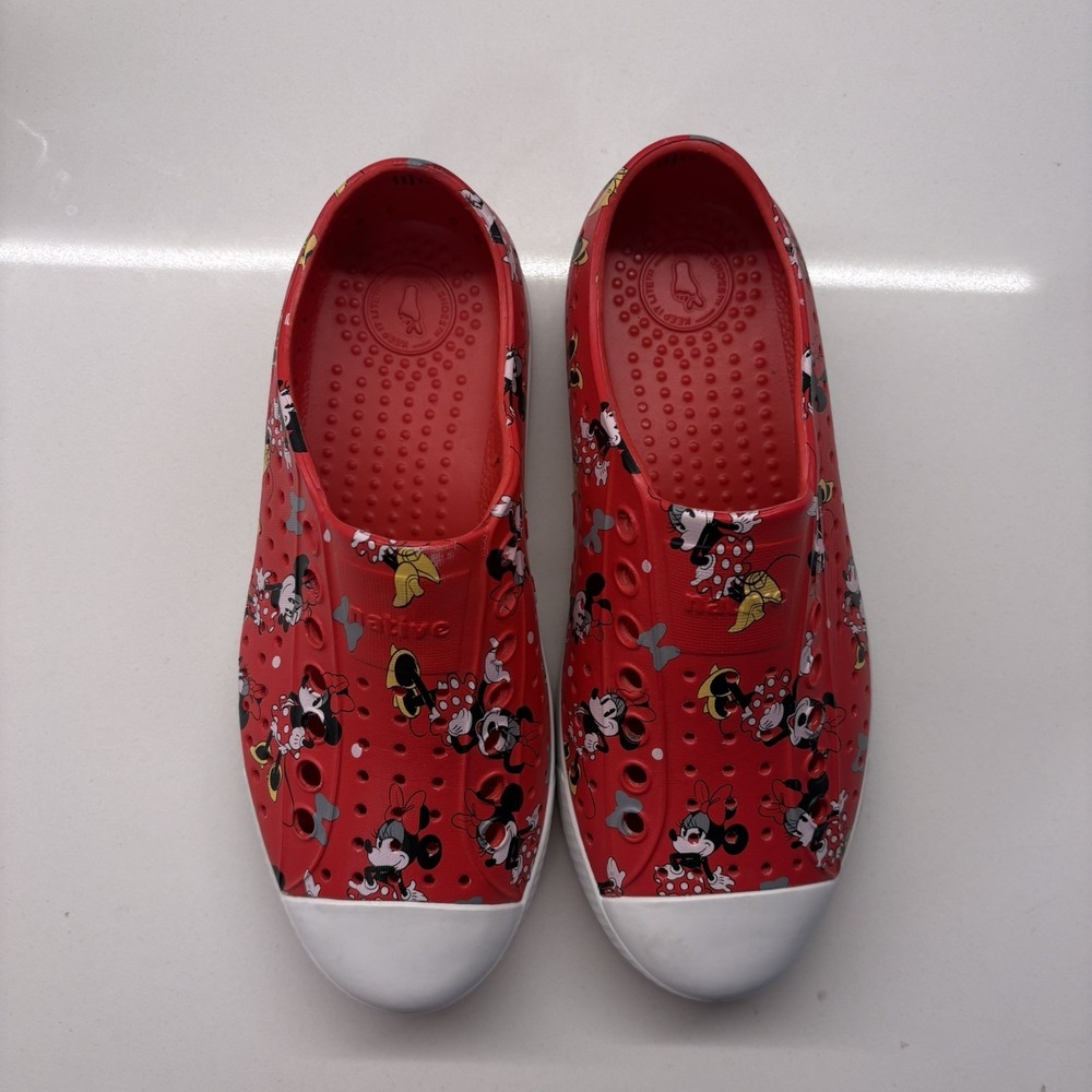 ❤️NEW NATIVE Jefferson Minnie Mouse print shoes men's size 4 women's size 6❤️ - Picture 1 of 5